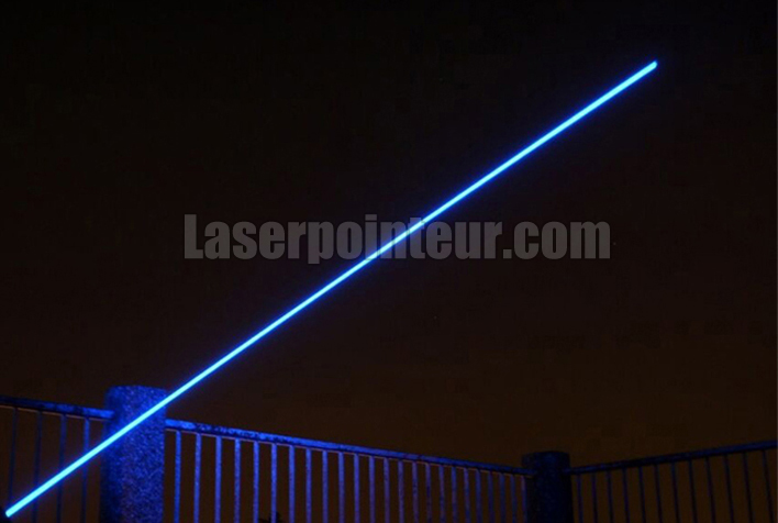 pointeur laser bleu