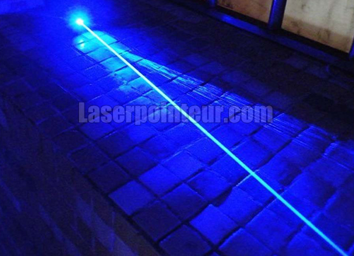 pointeur laser bleu