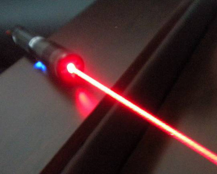 pointeur laser rouge