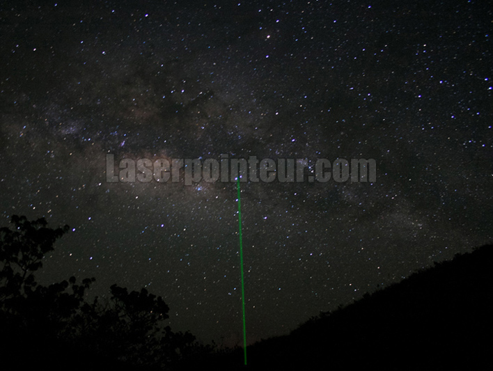 pointeur laser vert astronomie