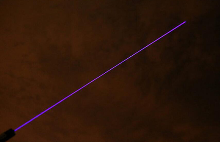 pointeur laser violet plongée