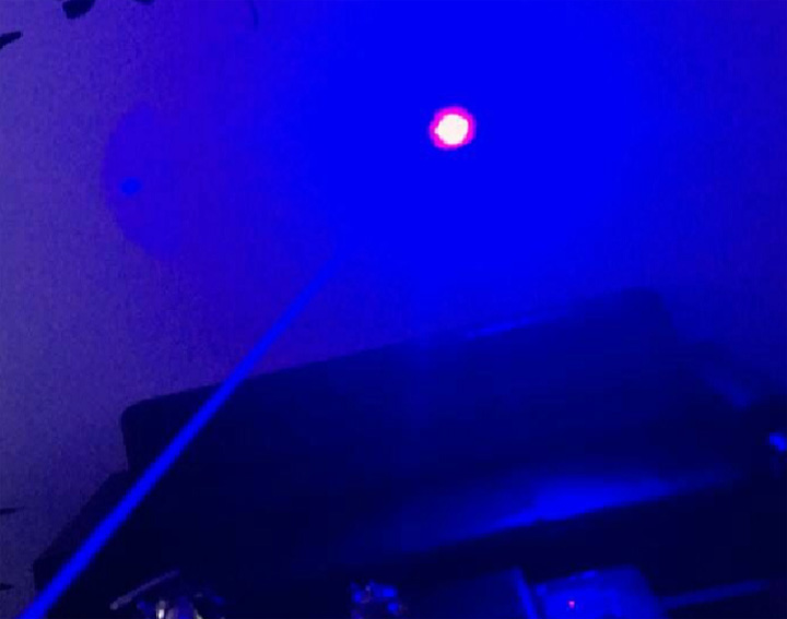 Pointeur laser bleu