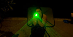 L'utilisation et les dommages du pointeur laser